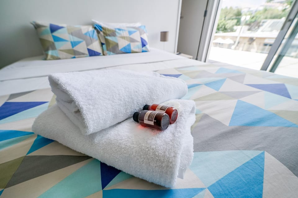 Double Room, 1 King Bed, Ensuite | Blackout drapes, iron/ironing board, free WiFi, bed sheets