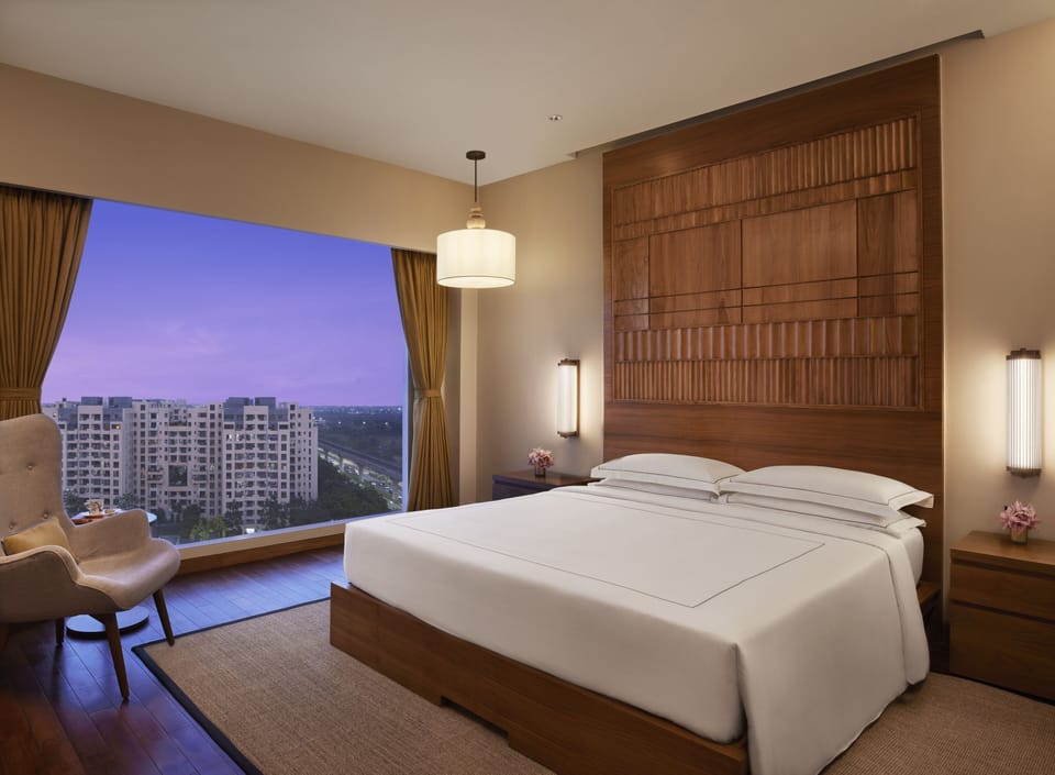 Premium bedding, minibar, in-room safe, desk