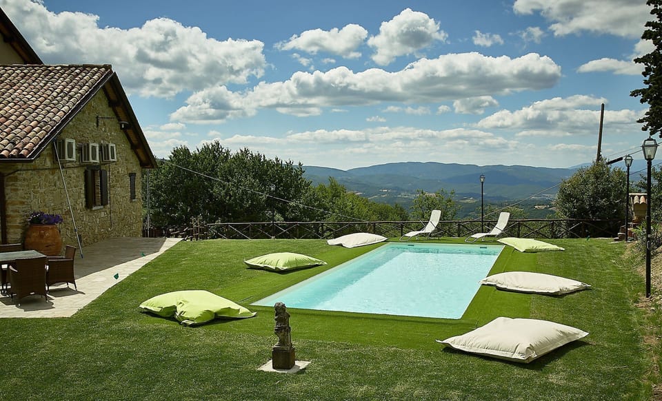 Property, Grass, Natural Landscape, House, Swimming Pool, Real Estate, Home, Tree, Leisure, Building