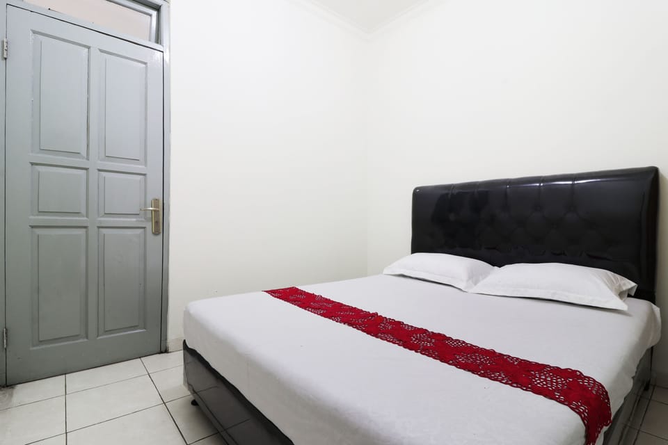 Deluxe Double Room | Desk