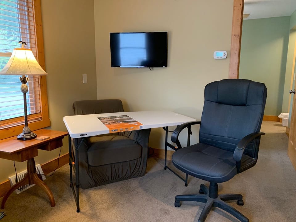 4’ x 2’ Desk/ Table and Deluxe Office Chair. 