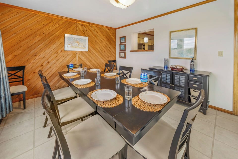 Surf or Sound Realty - 4 - Heart's Desire - Dining Area -4
