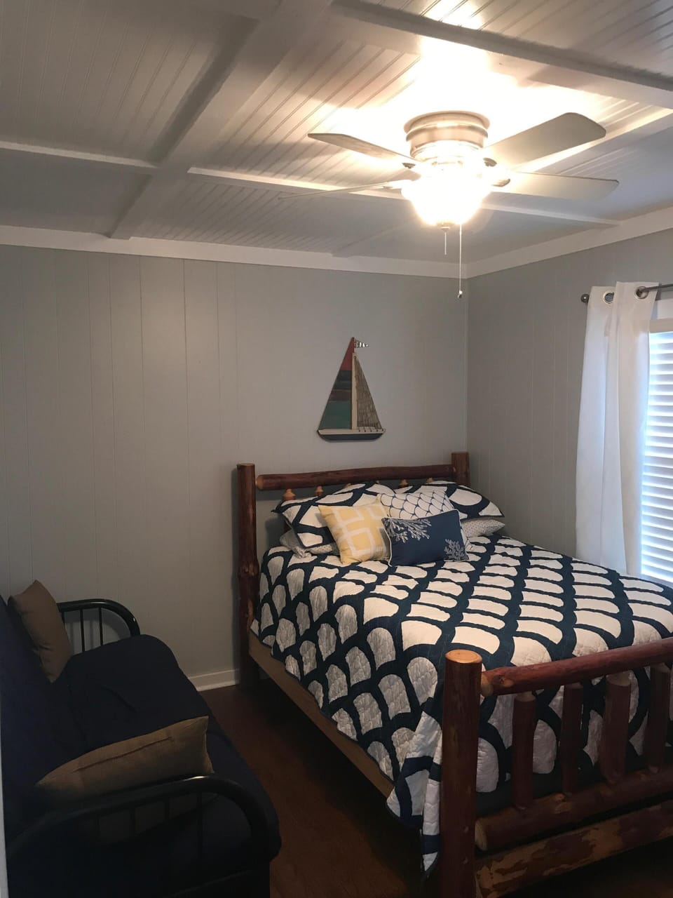 Full bed and Futon