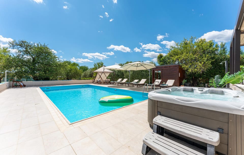 pool