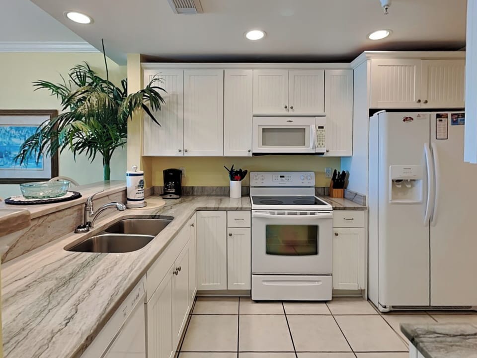 Full Kitchen