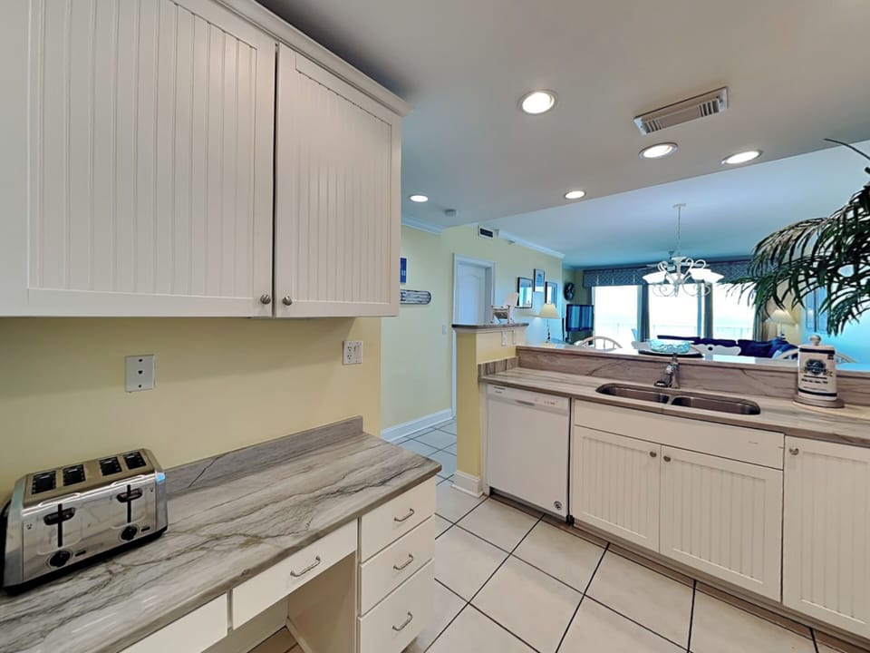 Full Kitchen