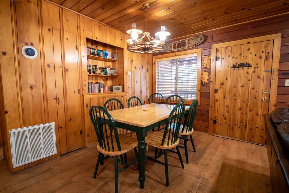 Dining room with seating for 6