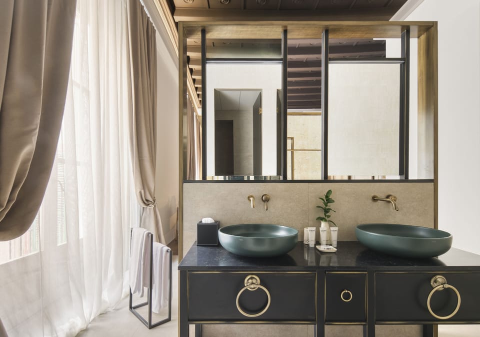 Palma Suite (Spa Access) | Egyptian cotton sheets, premium bedding, memory foam beds, minibar