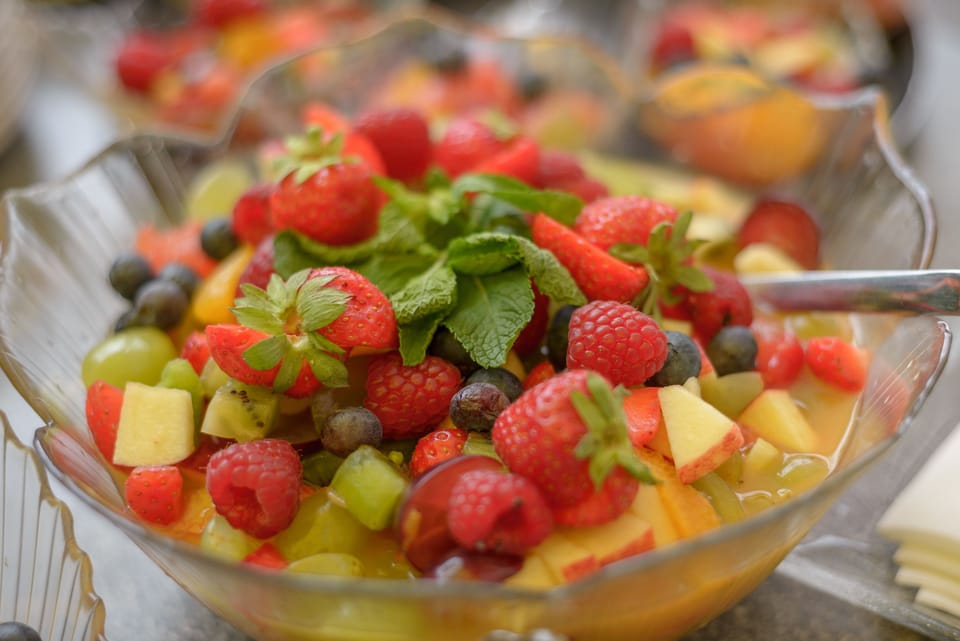 Breakfast, lunch, dinner served; French cuisine, garden views 