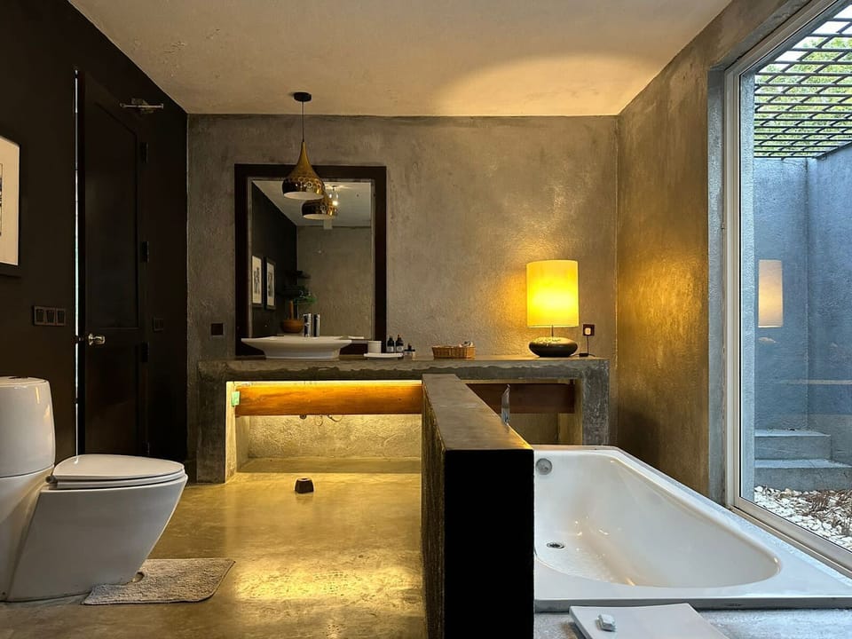Romantic Suite, 1 King Bed, Mountain View (Clouds) | Bathroom | Rainfall showerhead, free toiletries, bathrobes, towels