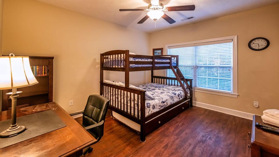 Bedroom 4 - Trundle Bed: 1 Full, 2 Twin with 40" Smart TV