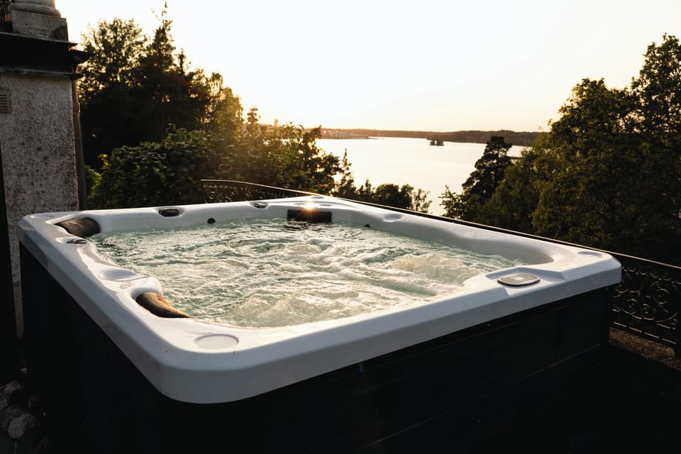 Jacuzzi with a view to dream of. 