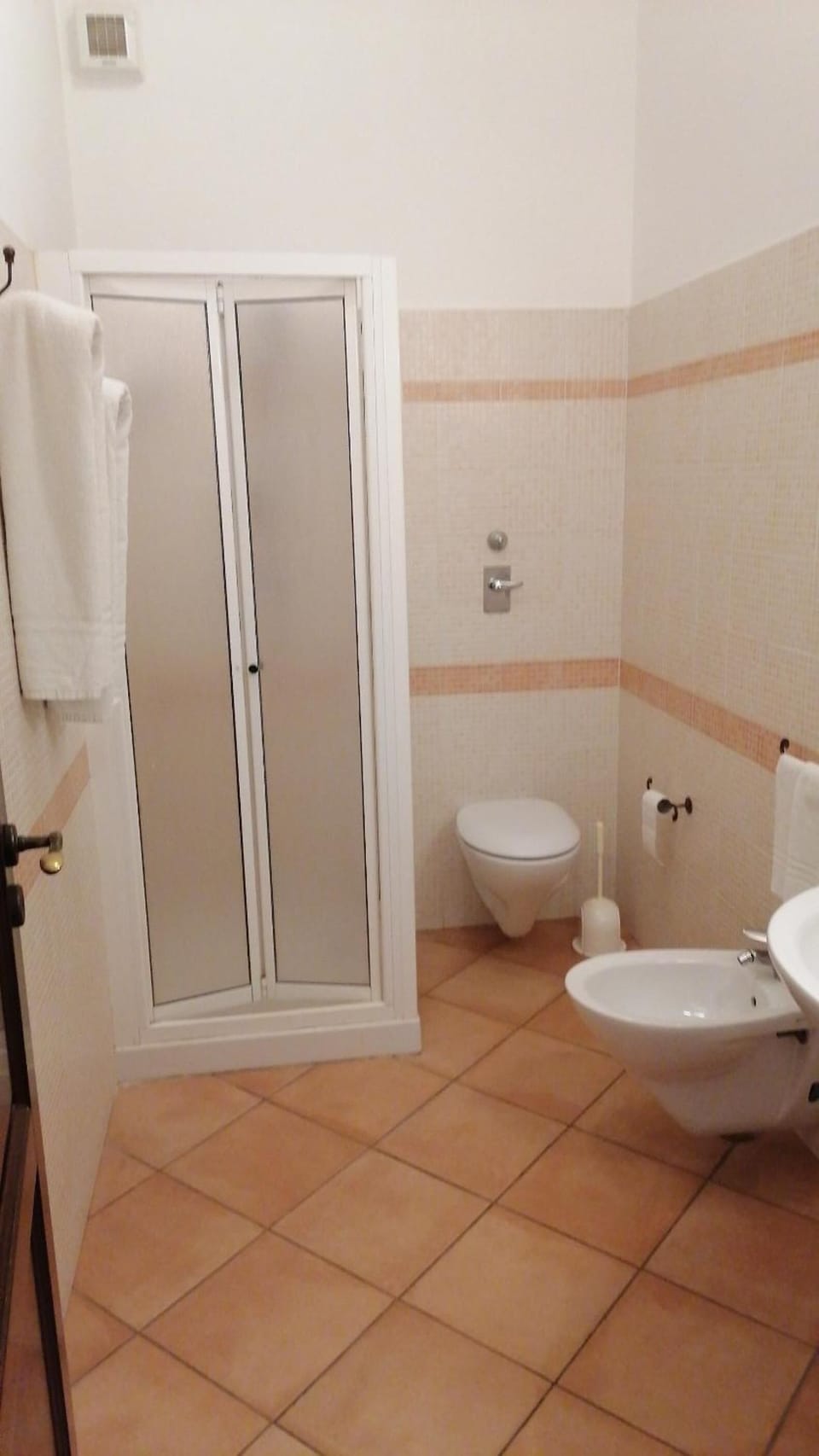 Free toiletries, hair dryer, bathrobes, towels