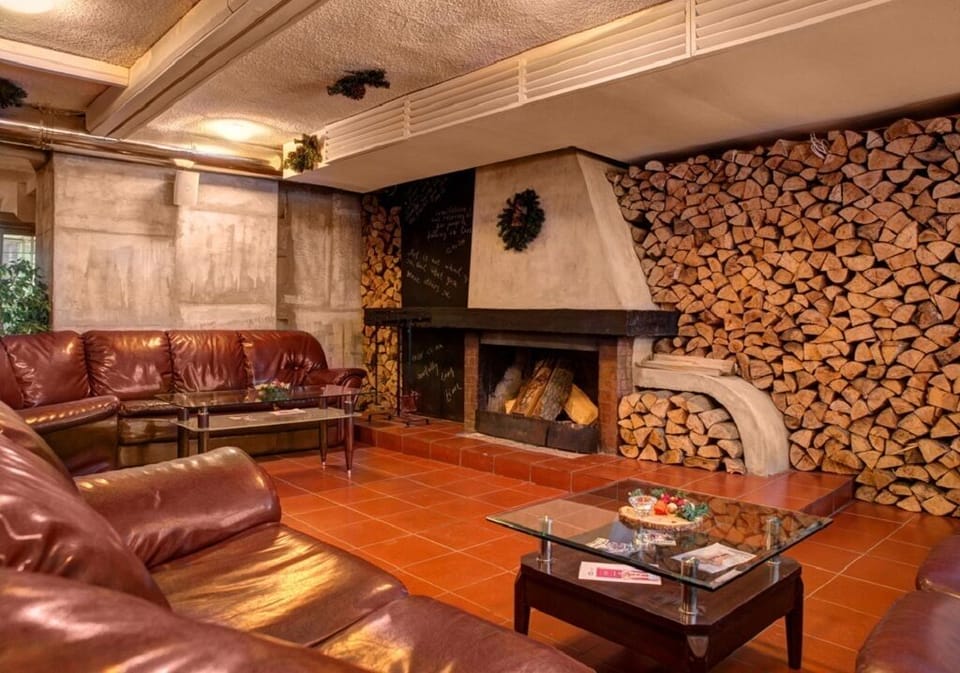 Bar area in the Flora Hotel