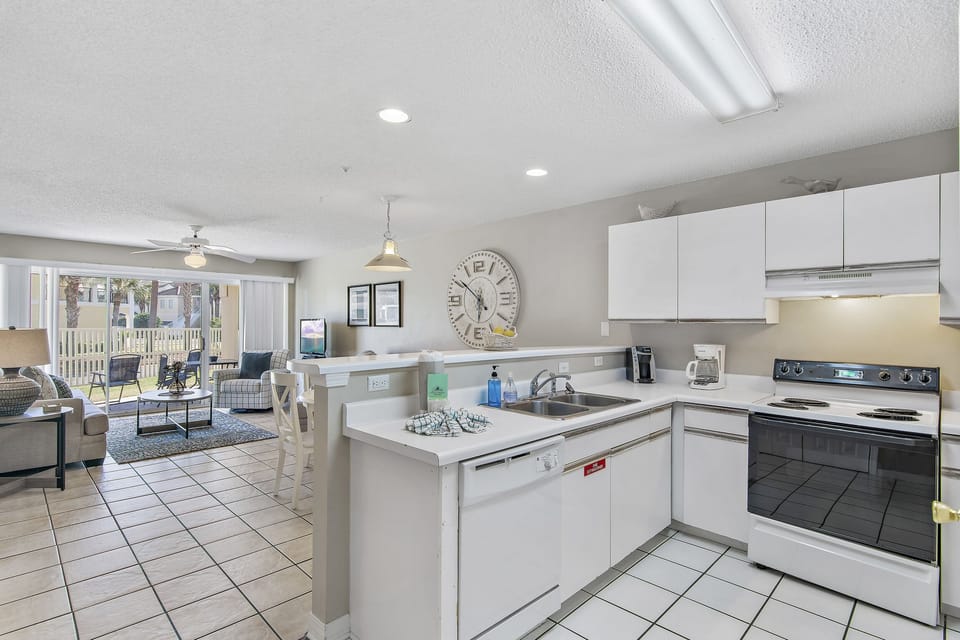 'Expansive Open-Plan Kitchen and Living Area'