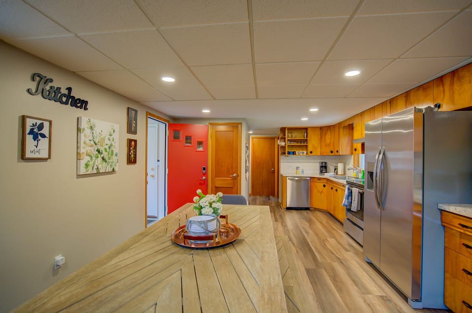 Large eat-in kitchen, seating for 8.