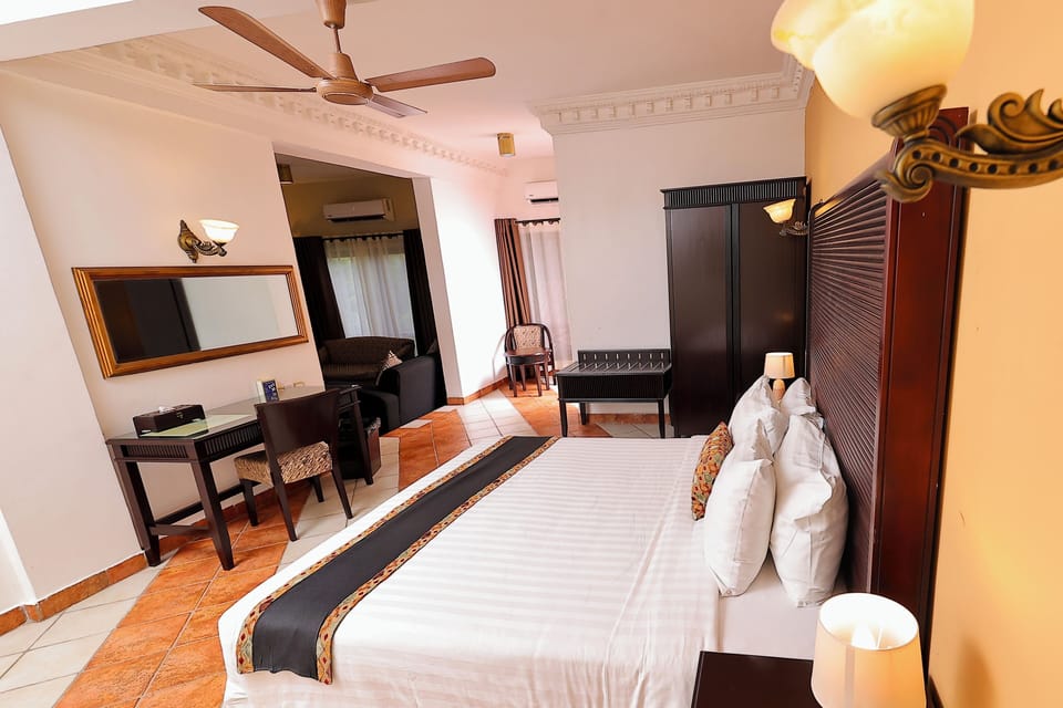 Executive Suite | Premium bedding, Select Comfort beds, minibar, in-room safe