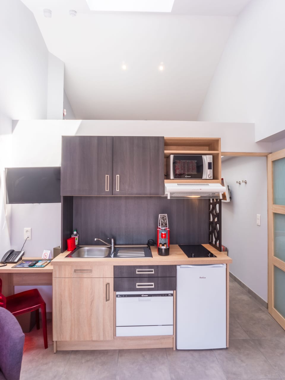 Deluxe Studio, Sea View | Private kitchen | Fridge, microwave, stovetop, dishwasher