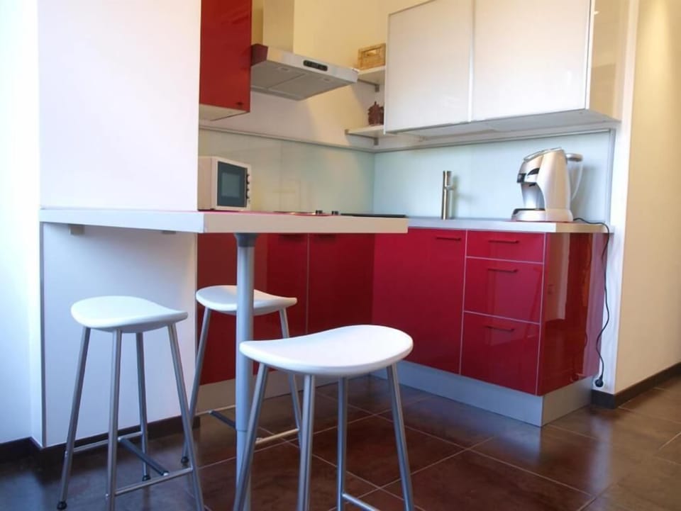 Microwave, stovetop, espresso maker, coffee/tea maker