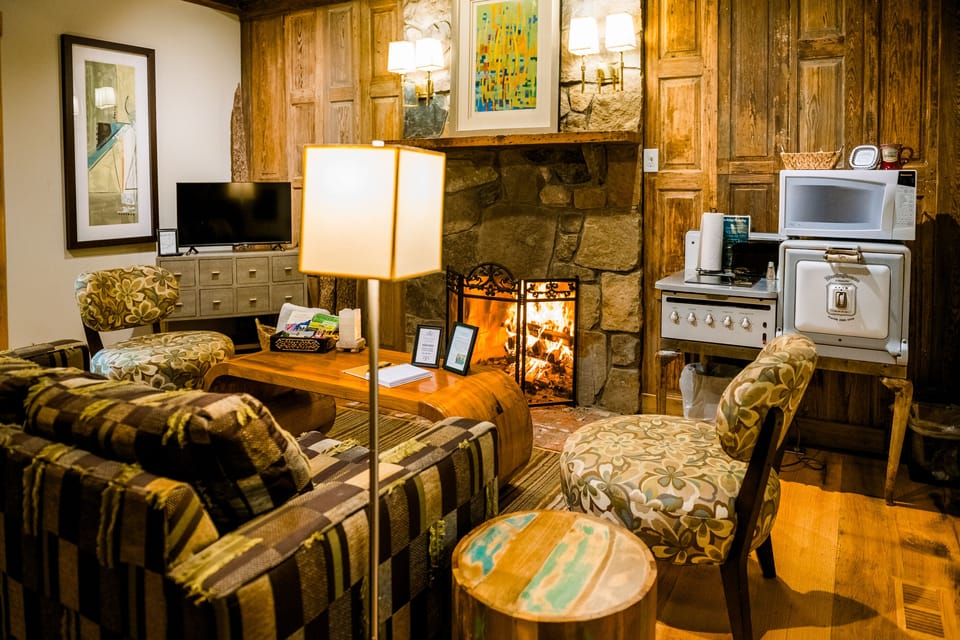 Standard Apartment, Ensuite (1812 Dillwyn) | Lounge