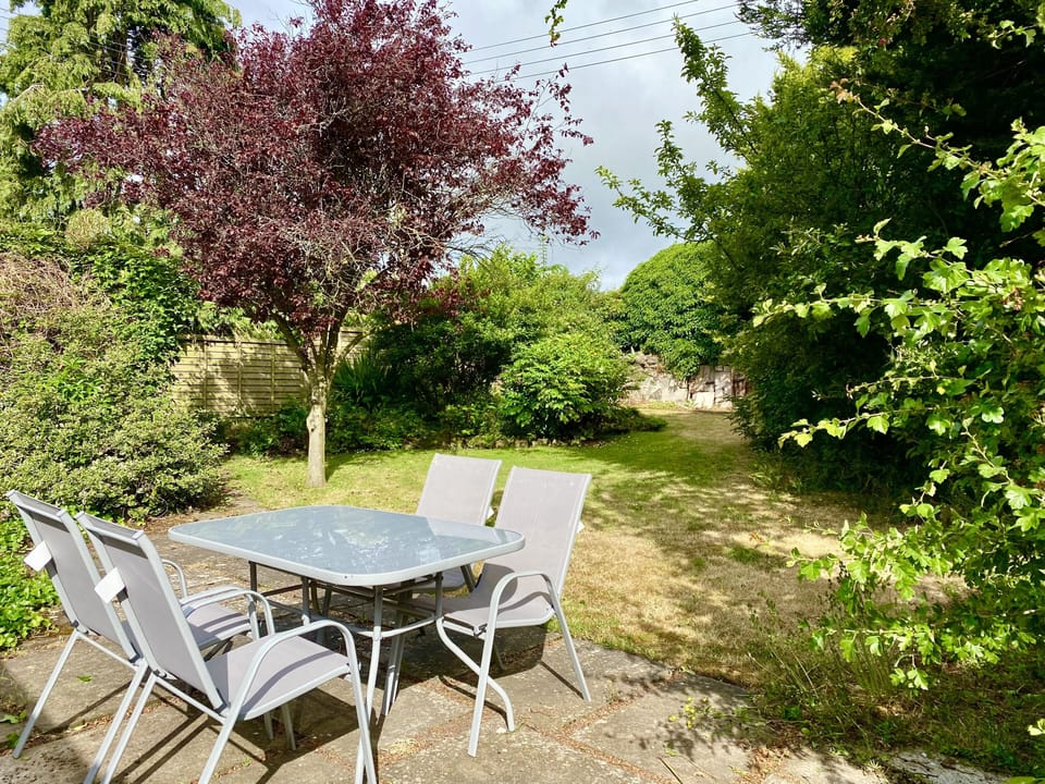 Private gardens, seating, BBQ and lockable shed