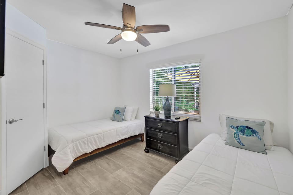Flexible Bedroom for Family & Friends