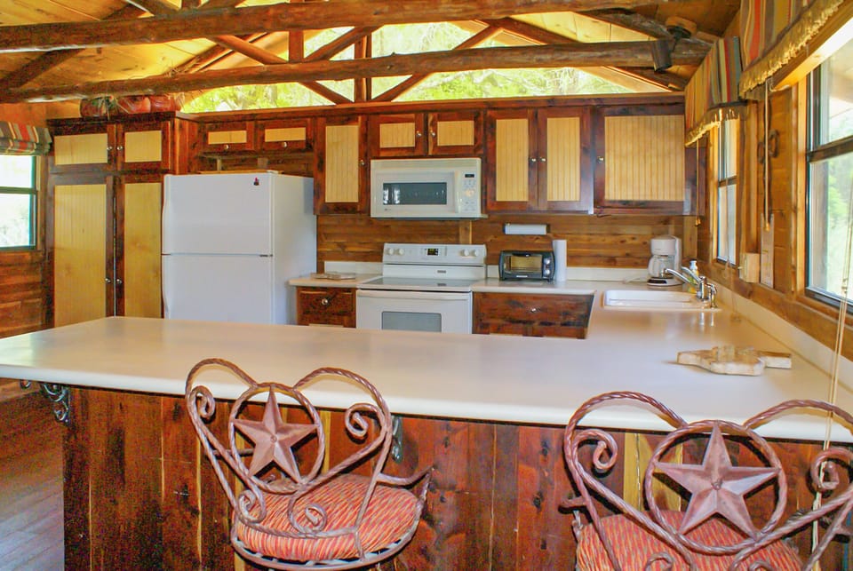 Full kitchen