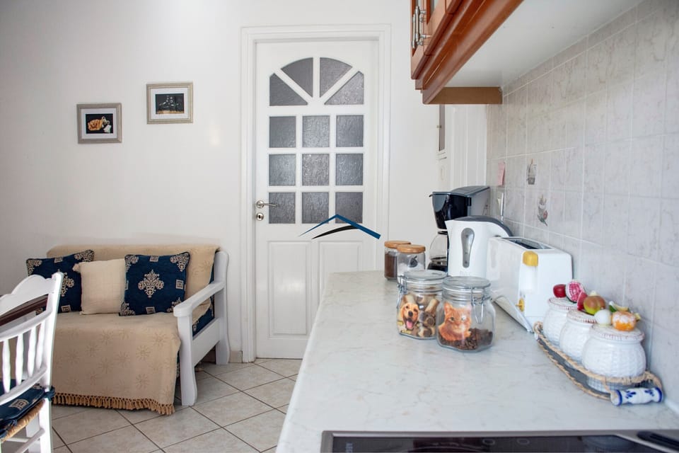 The kitchen, even has dog treats!