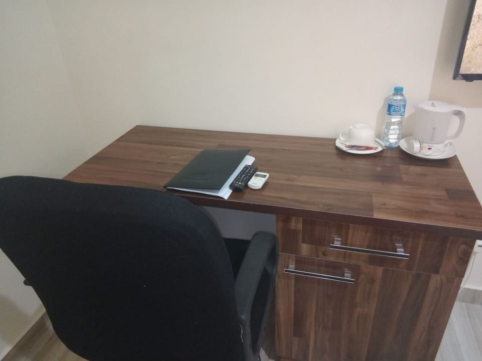 Standard Room | Desk, blackout drapes, free WiFi, bed sheets