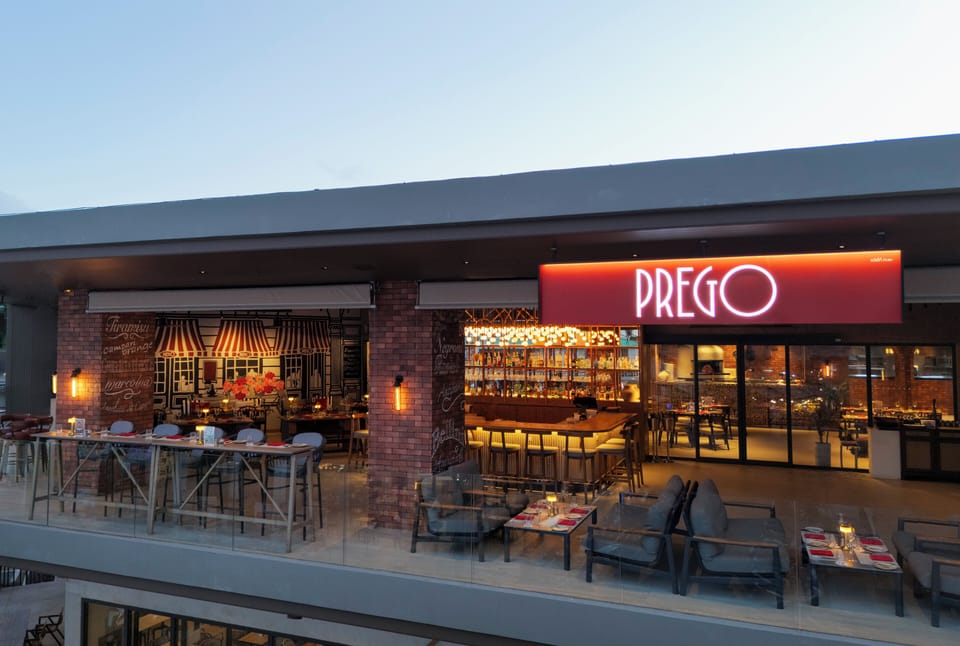2 restaurants; breakfast, lunch, dinner, and brunch served