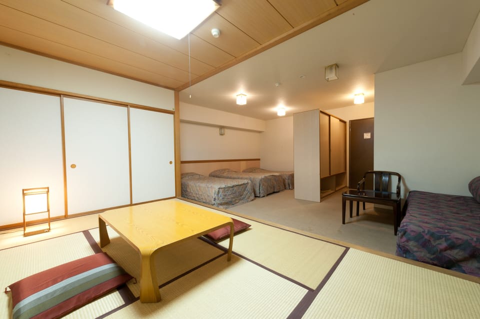 Japanese Western Style Room | In-room safe, desk, laptop workspace, blackout drapes