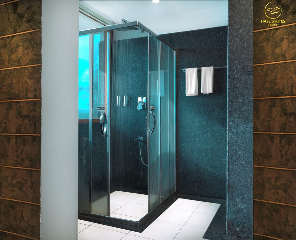 Sunset View Cottage with Jacuzzi | Bathroom | Shower, bathrobes, slippers, bidet
