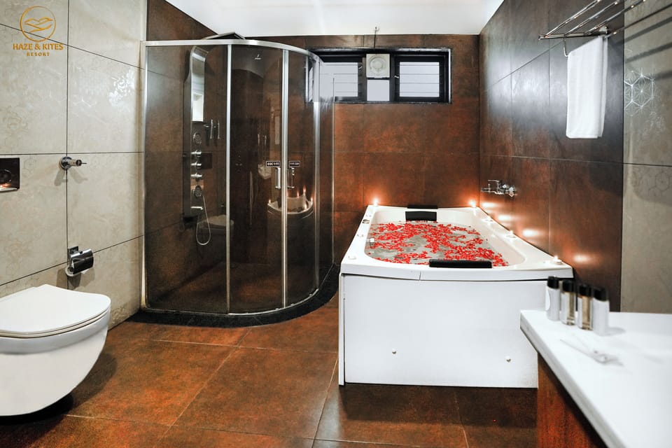 Honeymoon Cottage with Jacuzzi | Room amenity