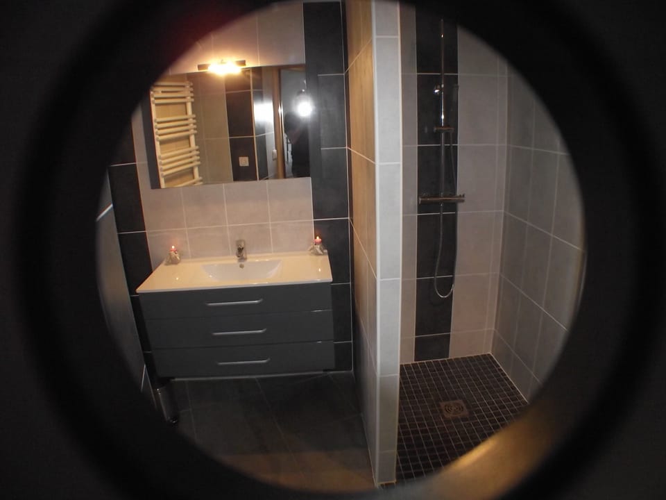 Family Triple Room (Sardone) | Bathroom | Free toiletries, hair dryer, towels