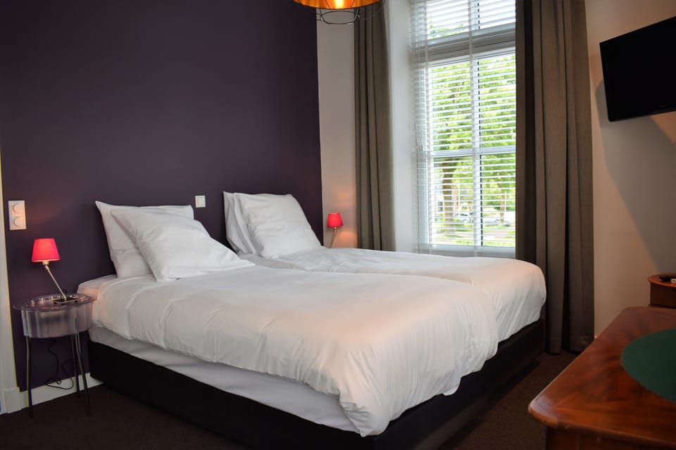 Standard Room | In-room safe, desk, cribs/infant beds, free WiFi