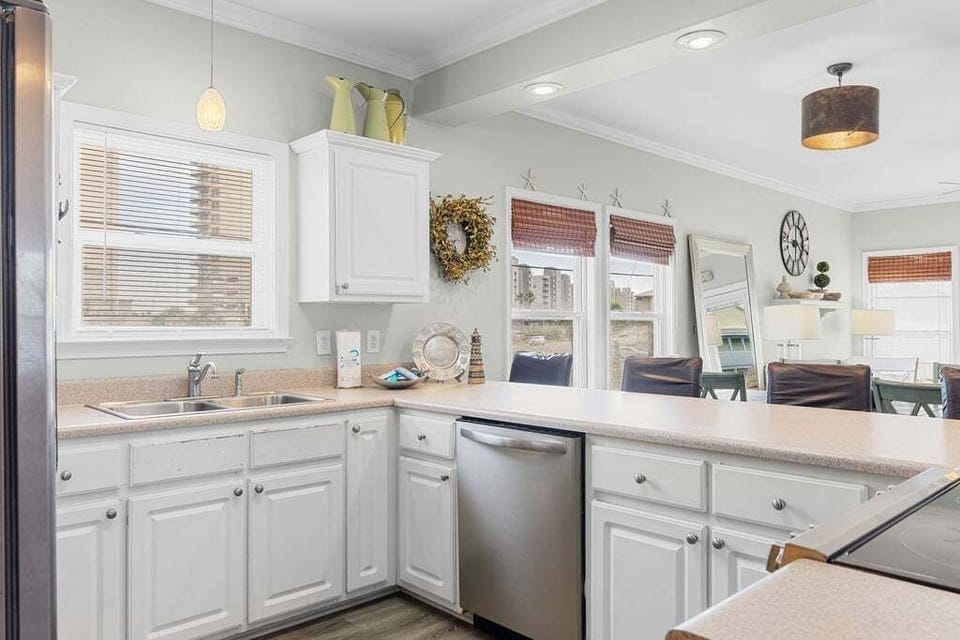 Duplex, 3 Bedrooms | Private kitchen | Coffee/tea maker, fridge, oven, toaster