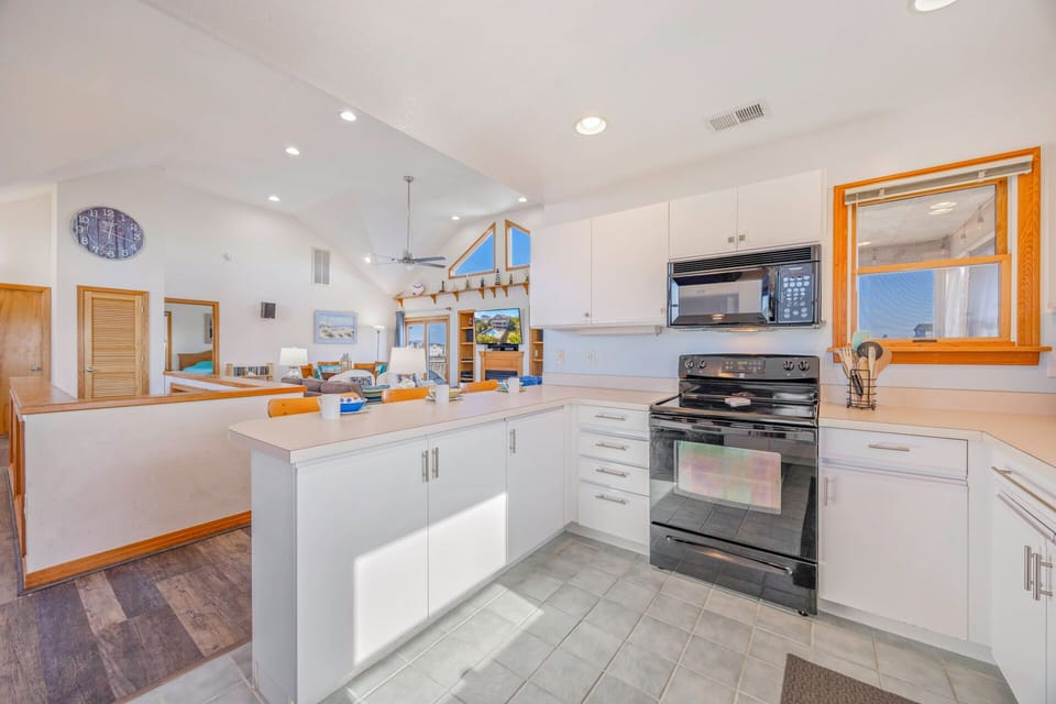 Surf or Sound Realty - 393 - Sandfiddler - Kitchen -2