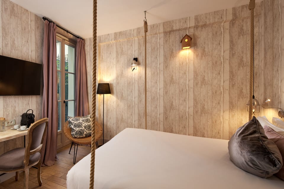 In-room safe, laptop workspace, soundproofing, free WiFi