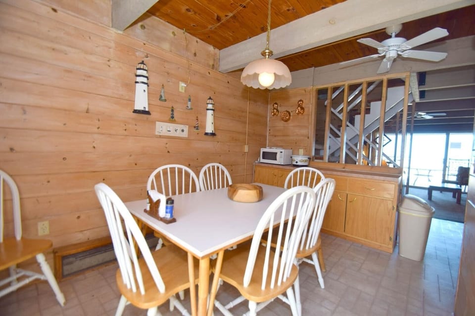 Townhome, 4 Bedrooms | Dining