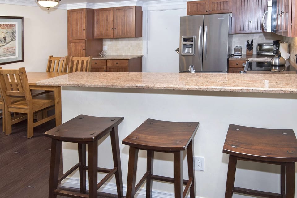 Condo, 2 Bedrooms | Private kitchen | Fridge, oven, coffee/tea maker, toaster