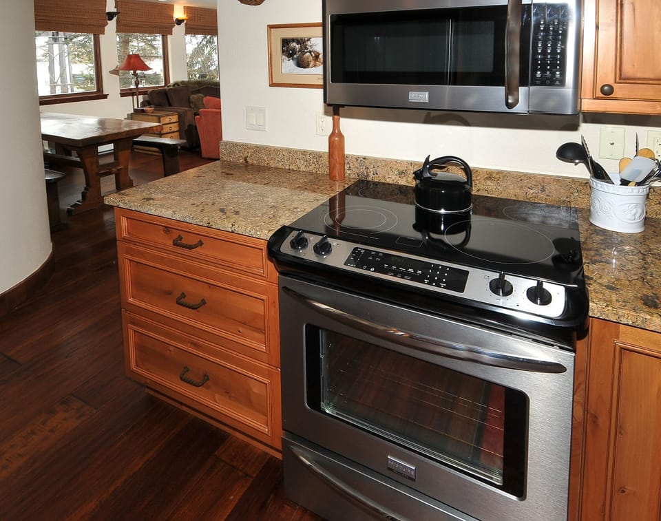 Condo, 2 Bedrooms | Private kitchen | Fridge, microwave, oven, dishwasher
