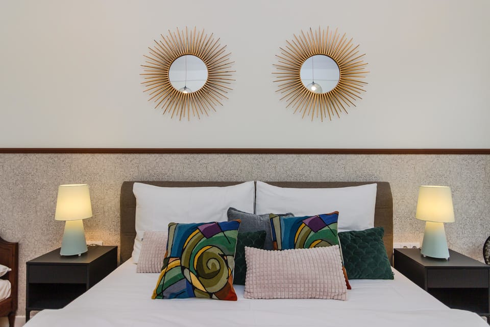 Classic Apartment | Minibar, blackout drapes, iron/ironing board, WiFi (free)