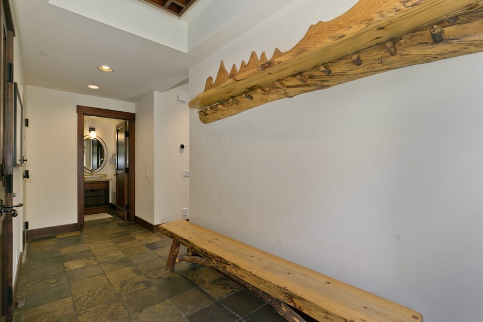 Condo, 3 Bedrooms | Interior