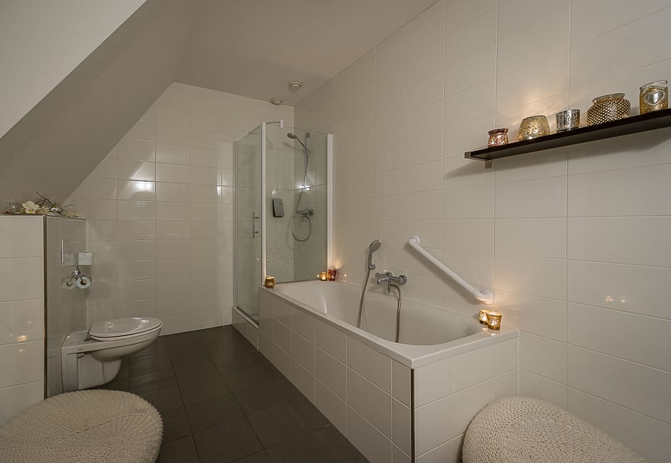 Luxury Suite (Vincent) | Bathroom | Hair dryer, towels