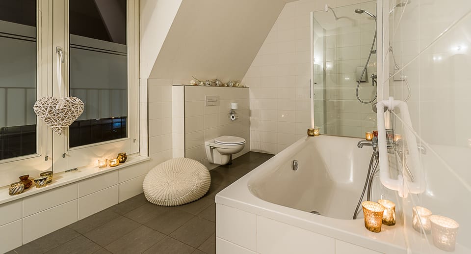 Luxury Suite (Vincent) | Bathroom | Hair dryer, towels