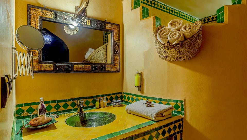 Double Room | Bathroom sink