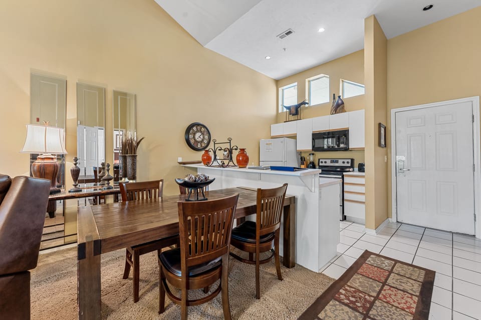 Condo, 2 Bedrooms | Private kitchen | Fridge, microwave, oven, dishwasher