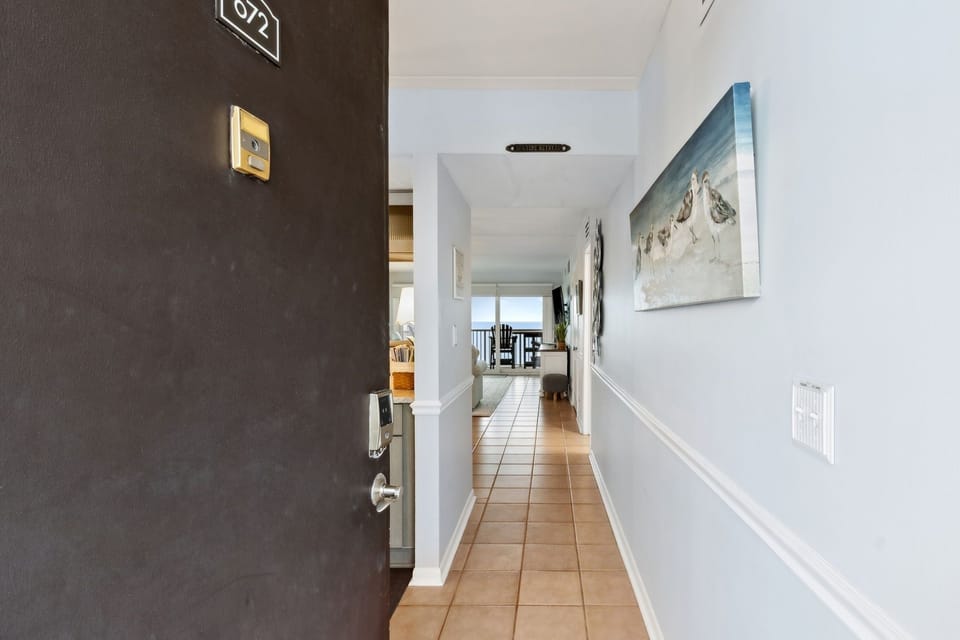 Condo, 2 Bedrooms | Interior
