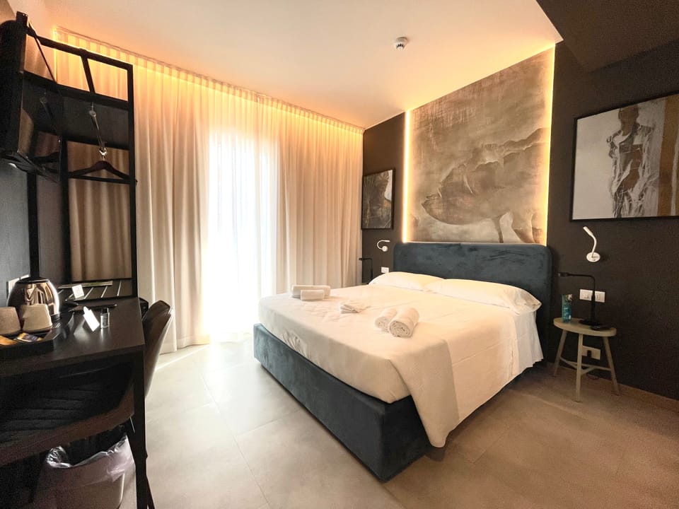Superior Room | Minibar, in-room safe, free WiFi, bed sheets