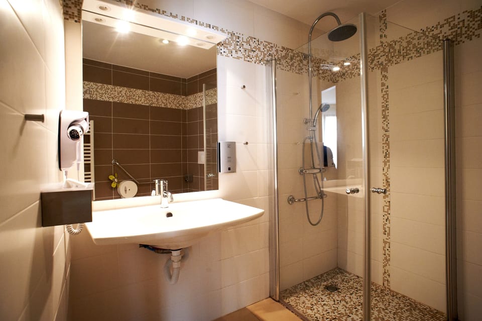 Superior Double Room | Desk, blackout drapes, rollaway beds (free), WiFi (free)